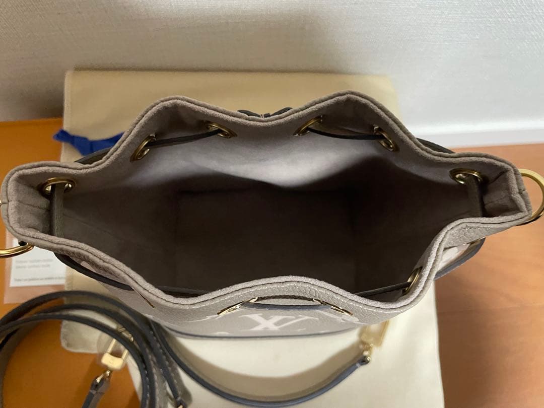 未使用　ルイヴィトン　モノグラム　アンプラント　バイカラー　ナノ　ノエ