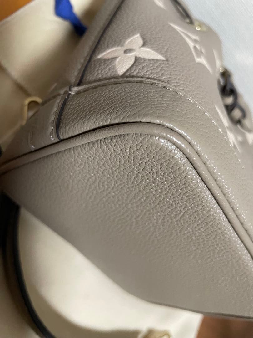 未使用　ルイヴィトン　モノグラム　アンプラント　バイカラー　ナノ　ノエ