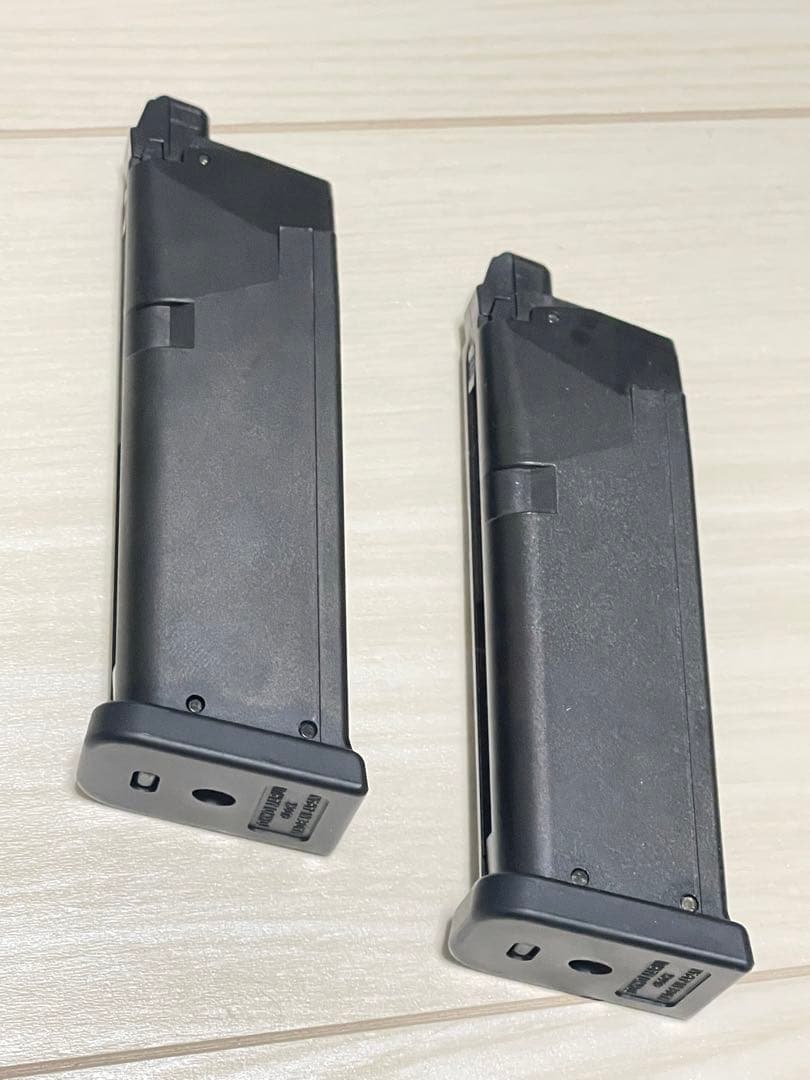 本体極美品‼︎ 東京マルイGLOCK 19 Gen3　予備マガジン付き