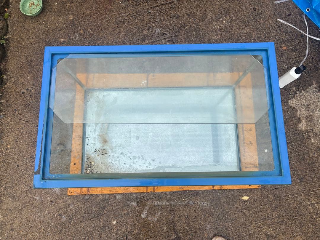 ガラス水槽 サイズ: 750×450×400＝129ℓ