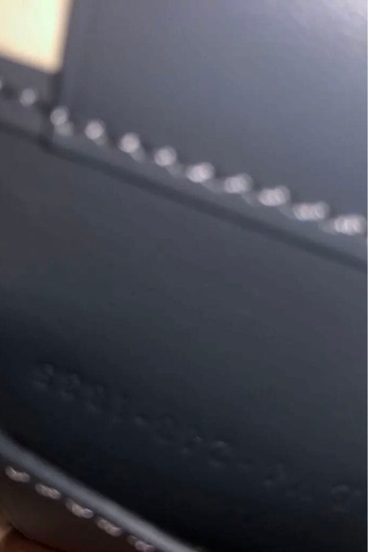 フェンディFENDI ダイアモンド　三つ折り財布　芸能人多数使用モデル