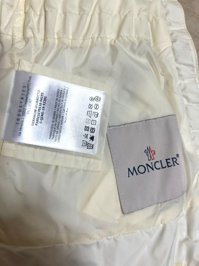 MONCLER フリル付きホワイトジャケット　80サイズ