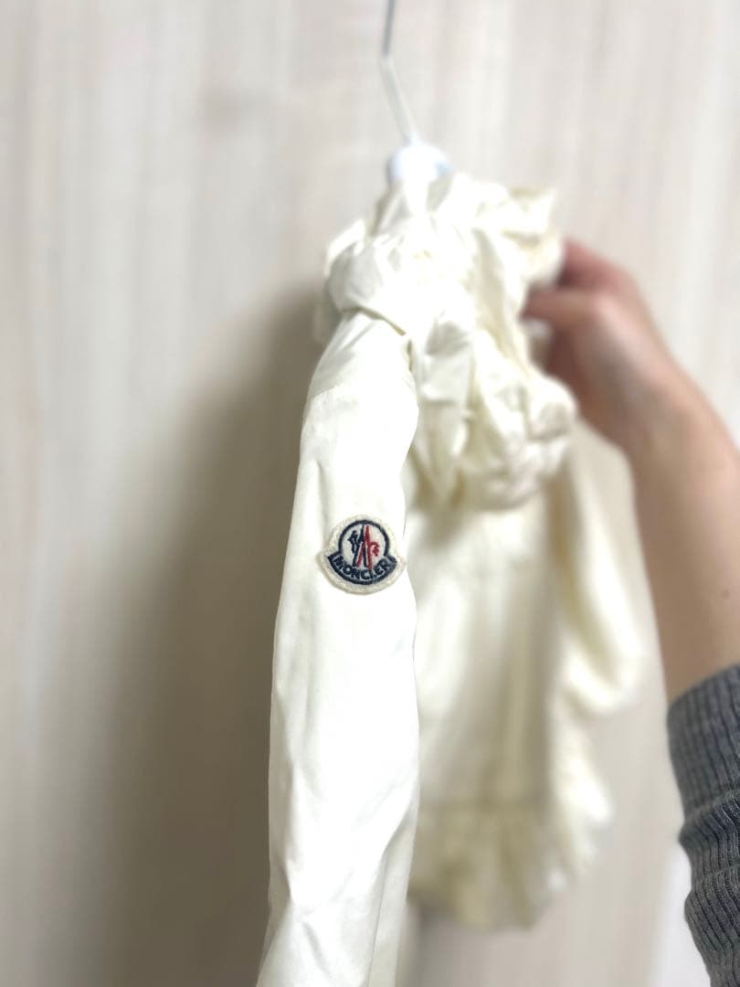 MONCLER フリル付きホワイトジャケット　80サイズ