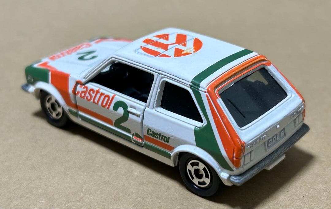 日本製 トミカ フォルクスワーゲン ゴルフ GLE カストロール