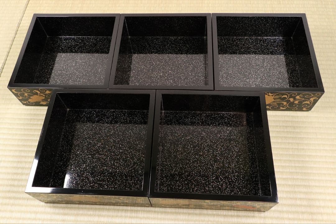 時代 牡丹唐草金蒔絵 黒塗 梨地 五段重 重台 桔梗紋 松鶴 共箱【MA120】