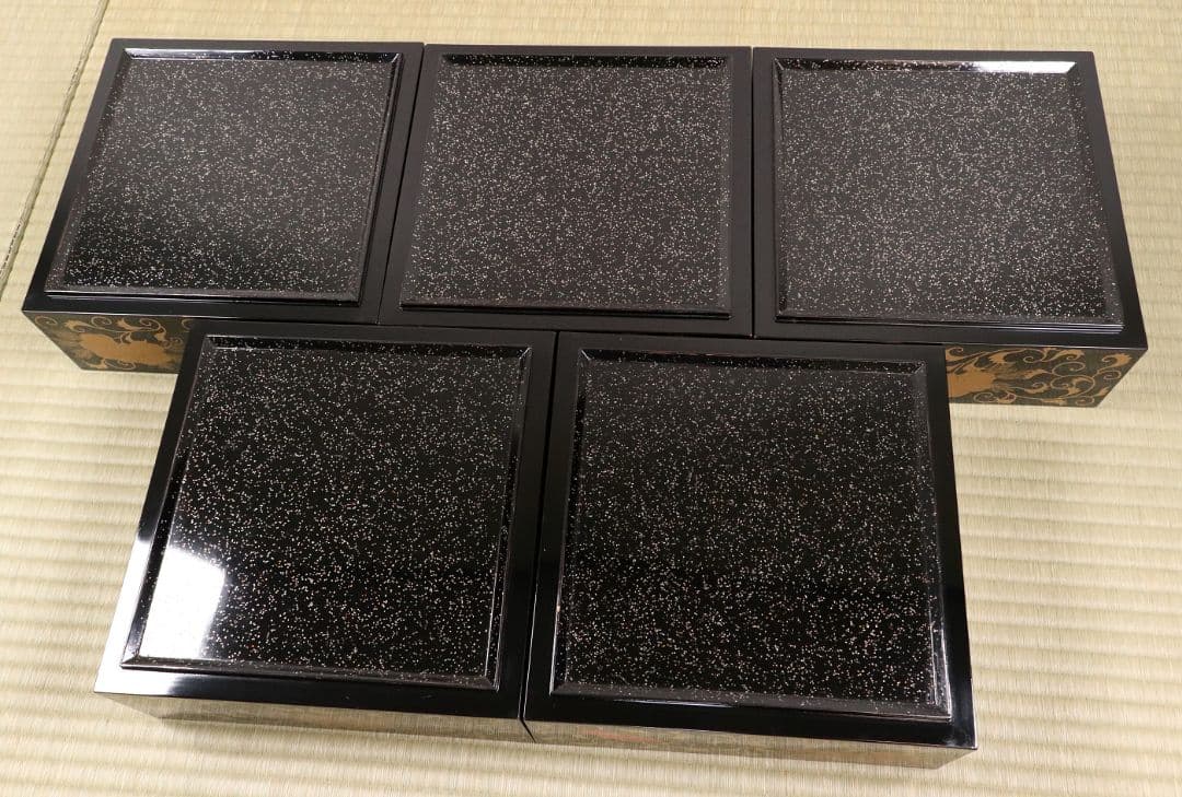 時代 牡丹唐草金蒔絵 黒塗 梨地 五段重 重台 桔梗紋 松鶴 共箱【MA120】