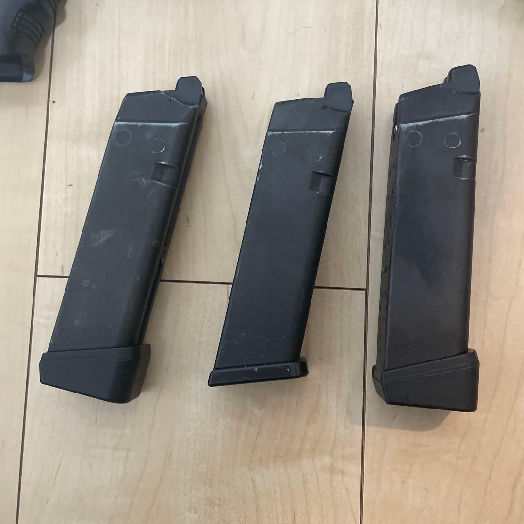 東京マルイ　Glock 17 gen3ハンドガン マガジン　　専用ホルスター付き