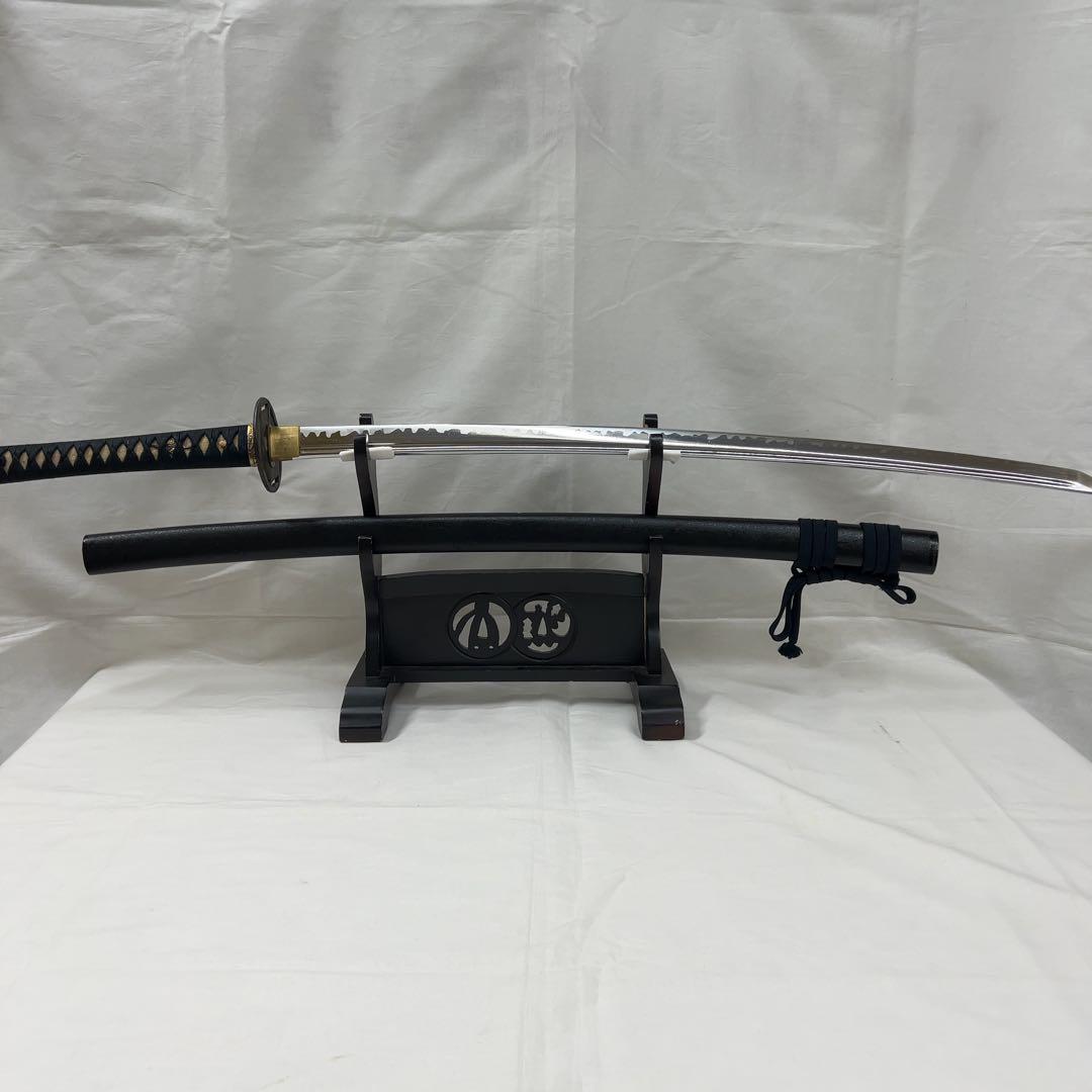 【模造刀】太刀 鉄鍔 透かし樋入り 全長102.0センチ 日本刀 刀剣 黒鞘