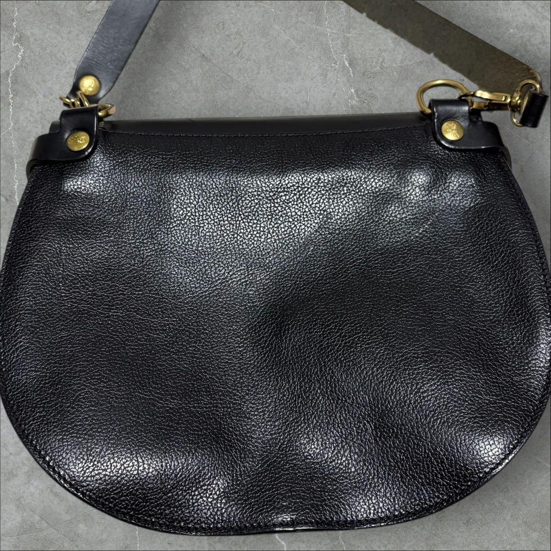 ILBISONTE イルビゾンテ　ブラック　レザー　ショルダーバッグ