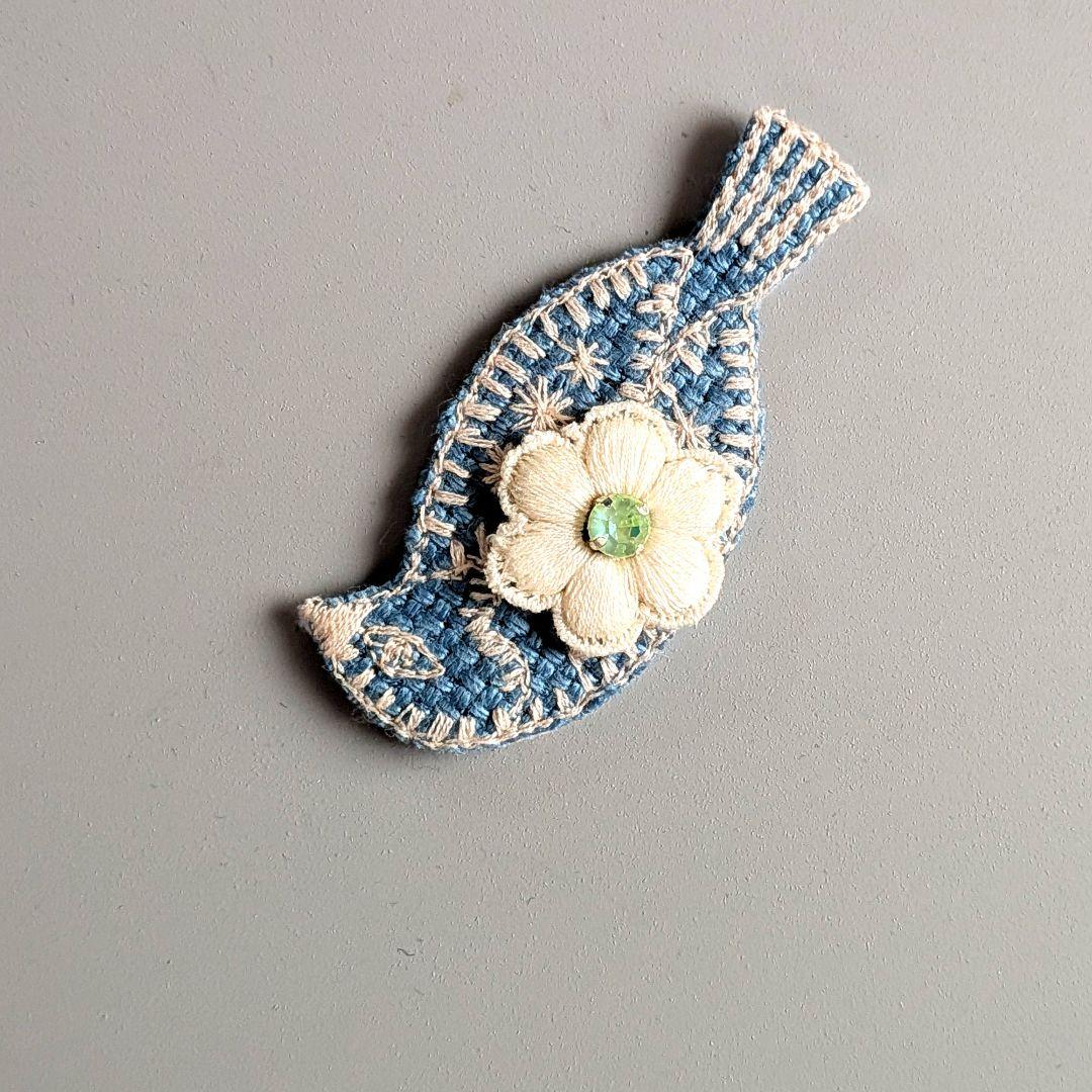 a23 ミナペルホネンアクセサリー ハンドメイドブローチ - メルカリ