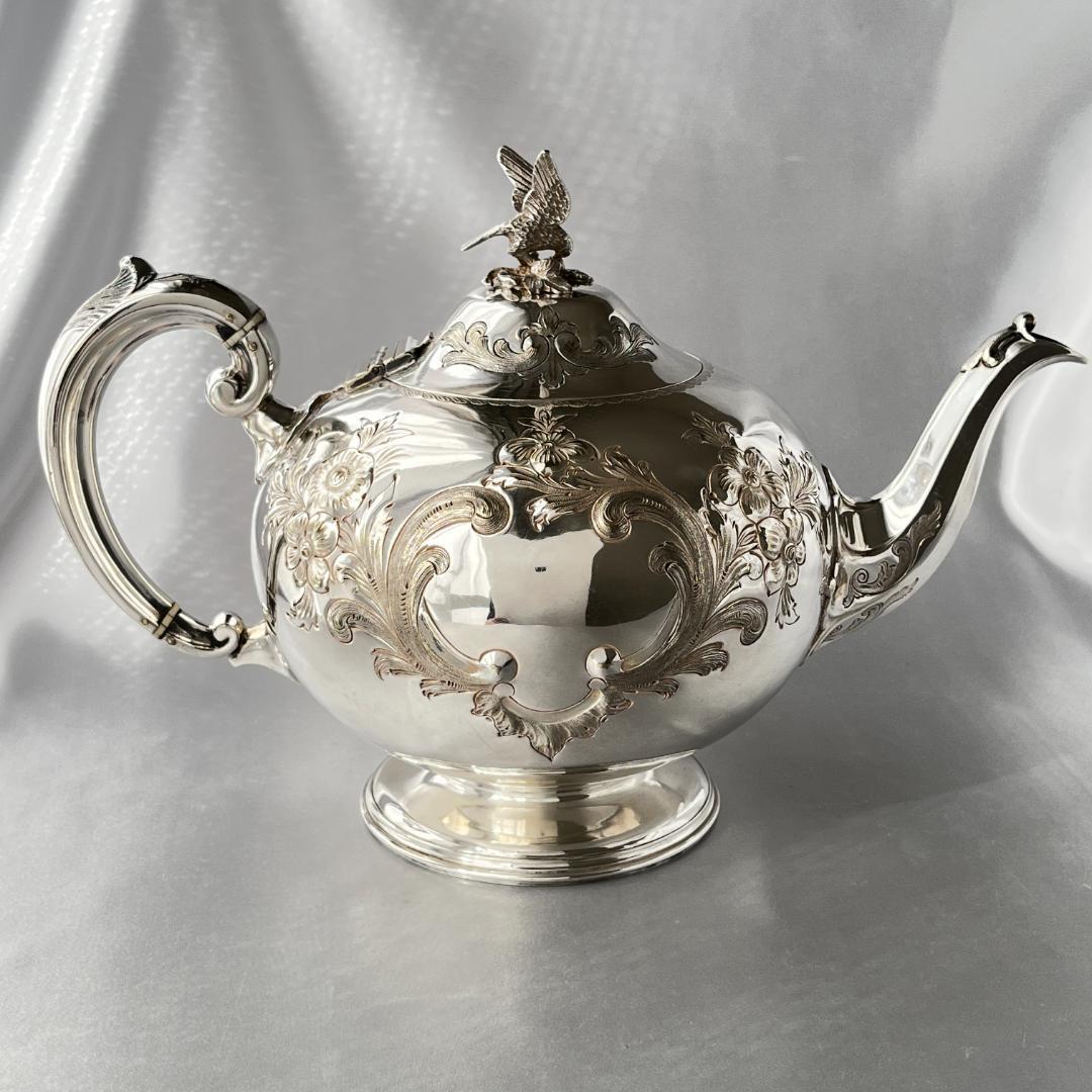 【Martin, Hall 】 イーグルのティーポット【シルバープレート】華麗！