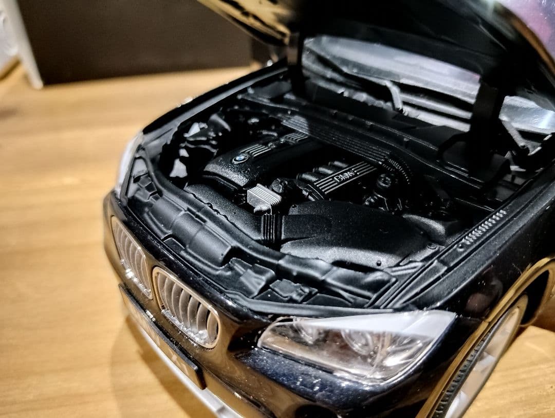 1/18 京商　BMW X1 xDrive28i ミニカー　サファイアブラック