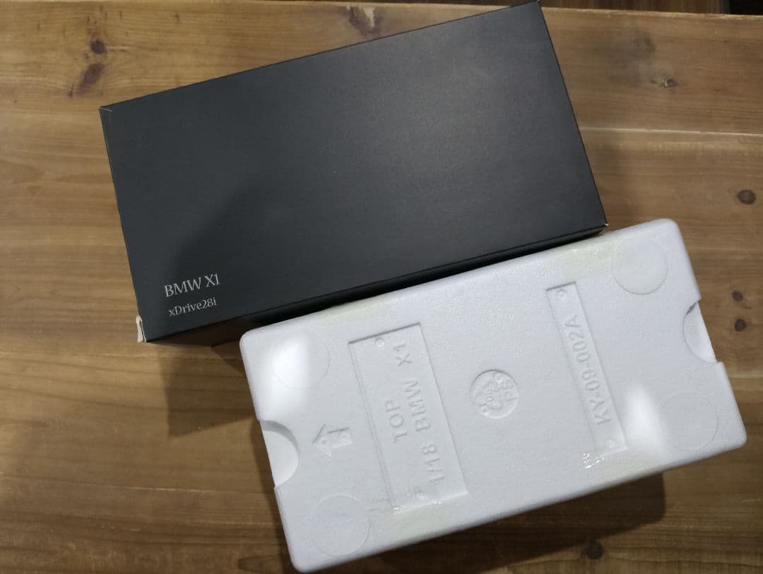 1/18 京商　BMW X1 xDrive28i ミニカー　サファイアブラック