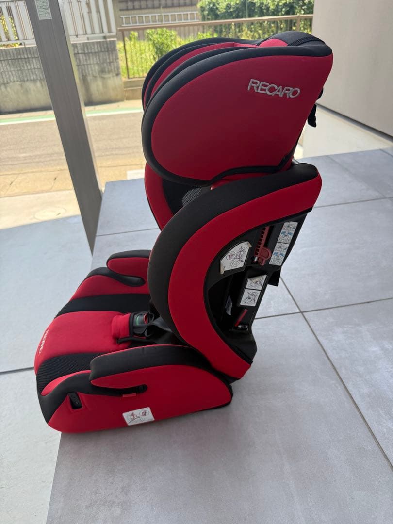 RECARO ジュニアシート レッド/ブラックの通販はau PAY マーケット