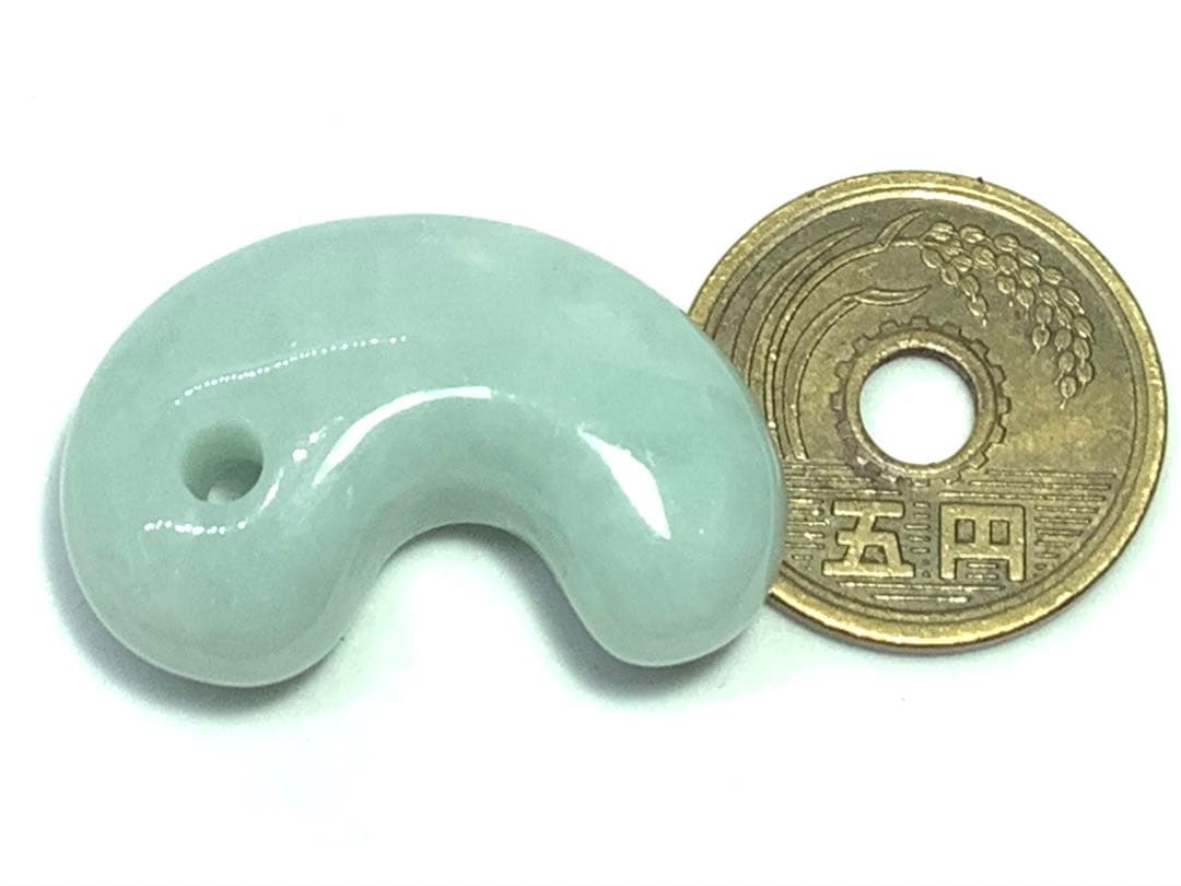 神宿る名石 糸魚川翡翠勾玉❗️ ジェダイト❗️ 本物をお持ちください 専門