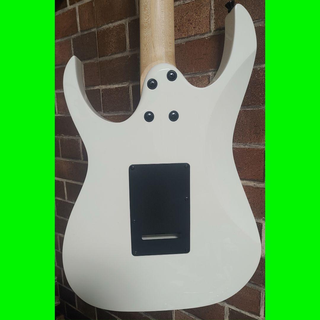 た*ち様 美品！ギター弾いてみたい方へIbanez Gio ホワイトエレキ