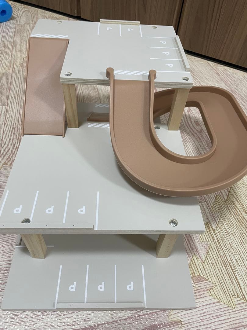 スリーズ　立体駐車場　エレベーター