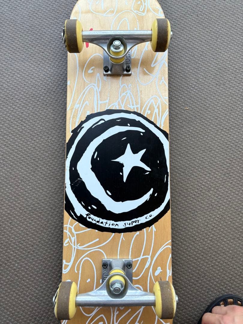 極美品　スケートボードコンプリート　スケボー　ファンデーション　中古スケボー