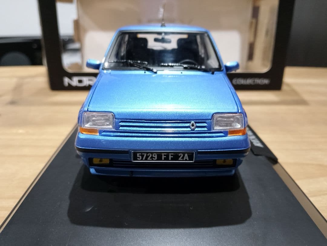 よっしー1/18 ノレブ　ルノー5 ターボ　ルノーサンク　ミニカー　ブルー