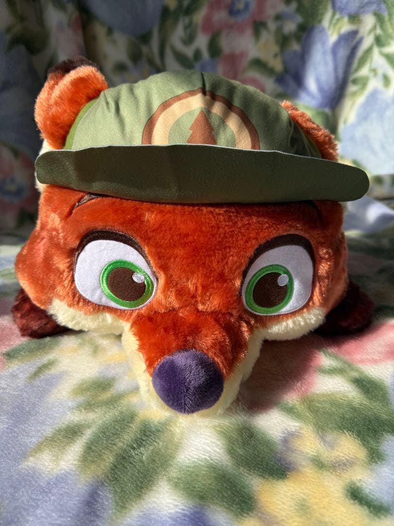 ズートピア 赤いほっぺ 寝そべりぬいぐるみ - メルカリ