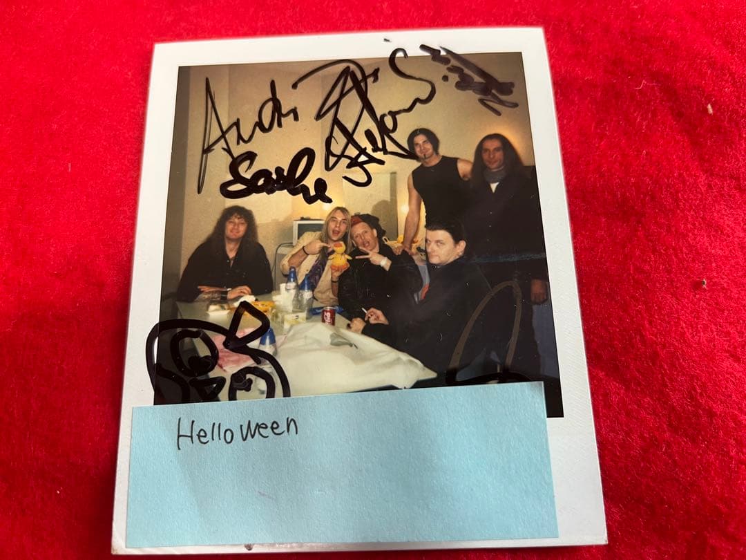 HELLOWEEN サイン入りポラロイド写真