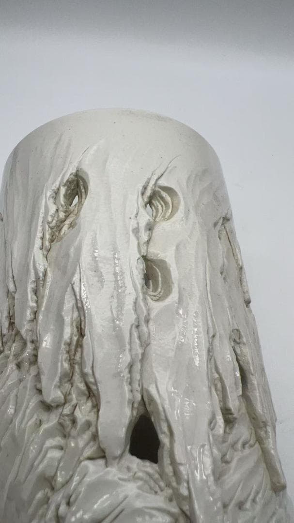 清時代 【王炳荣作】在銘 雕瓷虎獸松林文筆筒 白磁 文房具(Y-