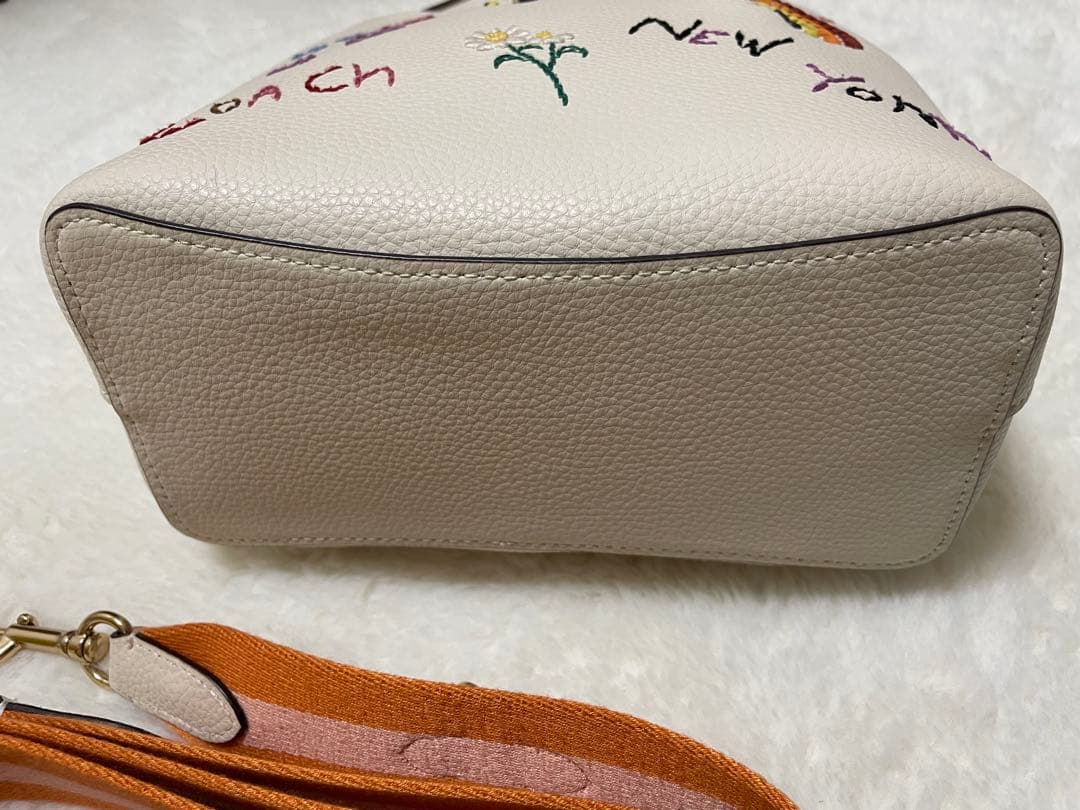 み*★様 ❤️Coach SNOOPY❤️スモールタウンバケットバッグ日記刺繍付