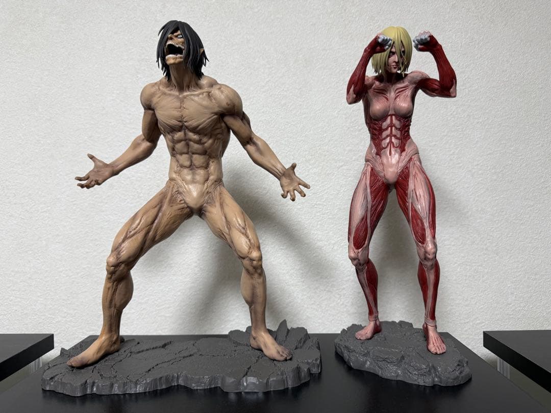 一番くじ　進撃の巨人　～壁の外の世界～　2体セット