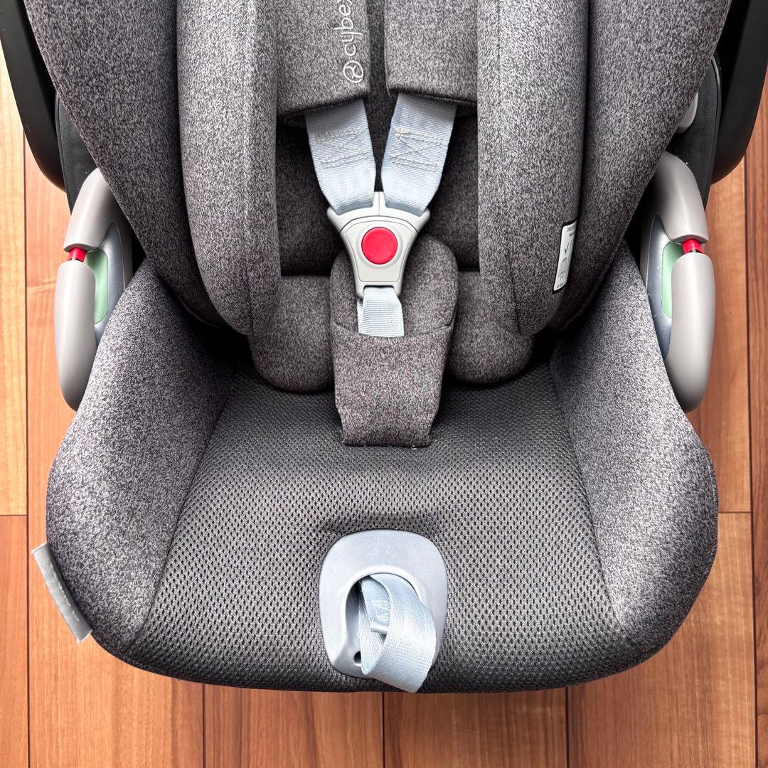 Cybex Cloud Ti-Size ＋ベースT＋アダプター＋おもちゃ - メルカリ