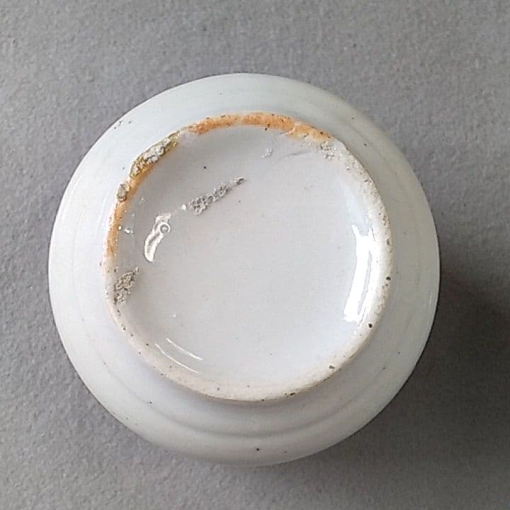 白磁立ちぐい吞み　白磁ぐい呑み　白磁茶碗　白磁筒茶碗