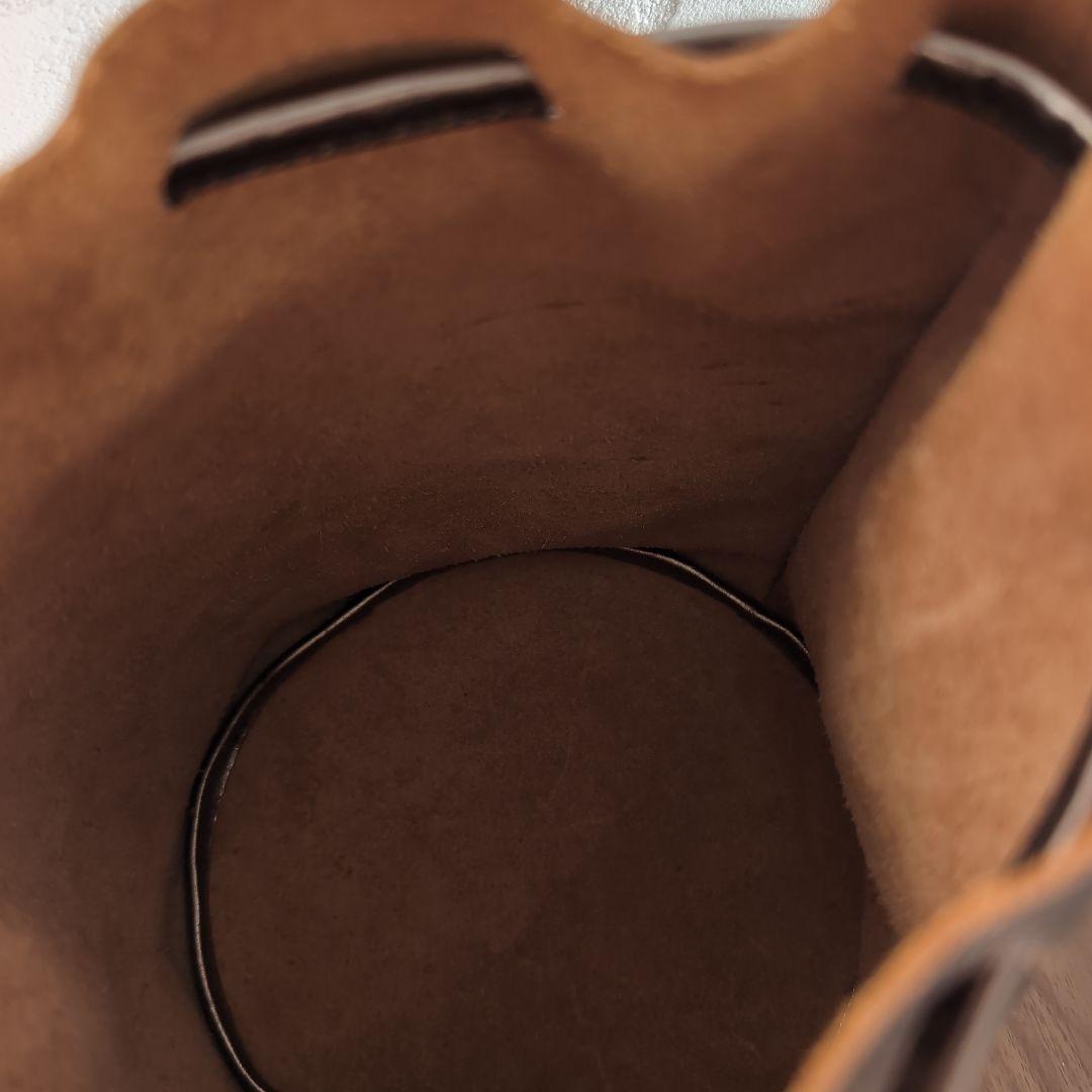 IL BISONTE バケツ型ショルダーバッグ ゴールド