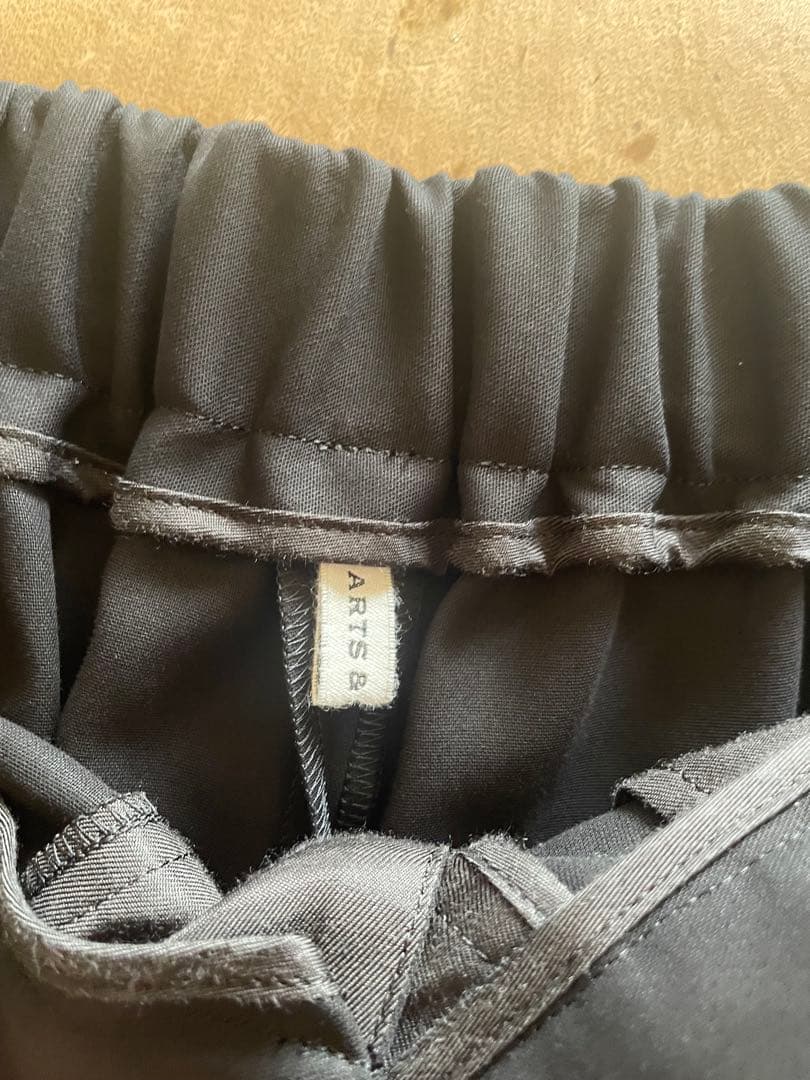 ARTS&SCIENCE サルエルパンツ　黒