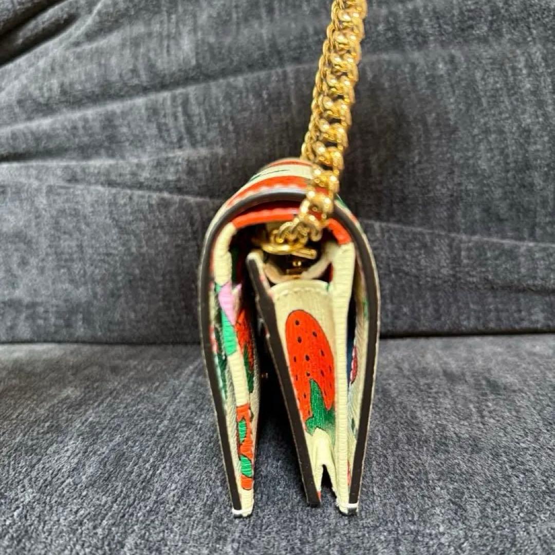 GUCCI（グッチ）いちご柄 二つ折り財布