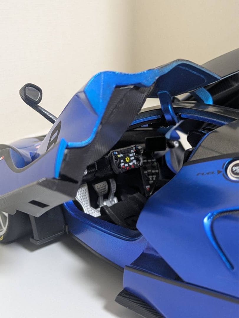 トミカプレゼンツ ブラーゴ シグネチャーシリーズ 1:18 FXX-K EVO