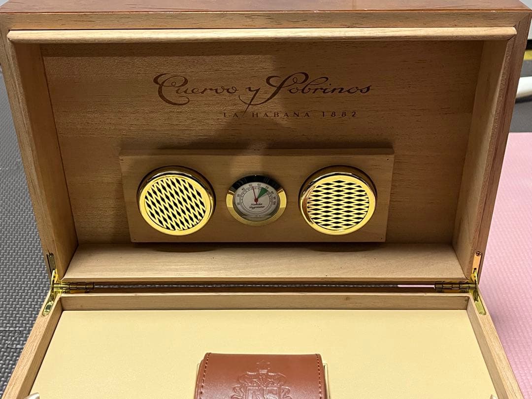 【XYZmen】クエルボ・イ・ソブリノス プロミネンテ 腕時計