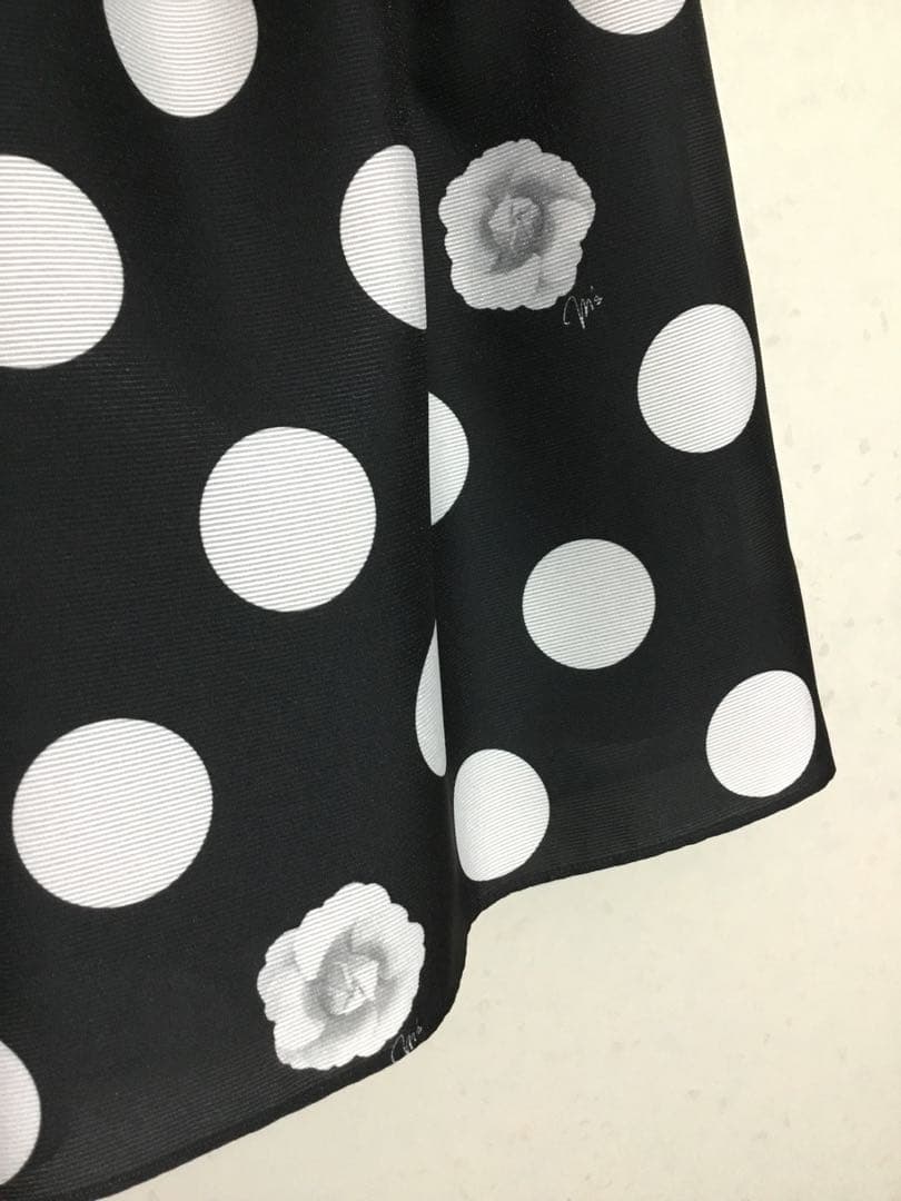 ☆一度着用美品フレアスカート 黒と白の水玉模様