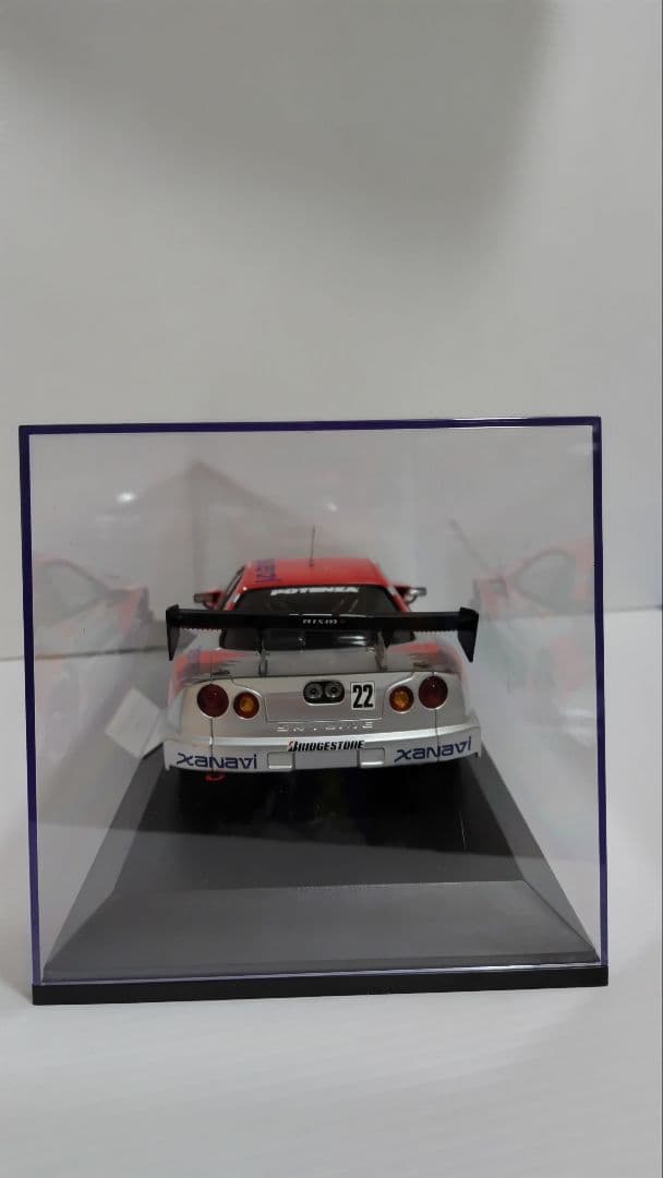 絶版限定オートアート1/18ザナヴィニスモGT-R 2002年