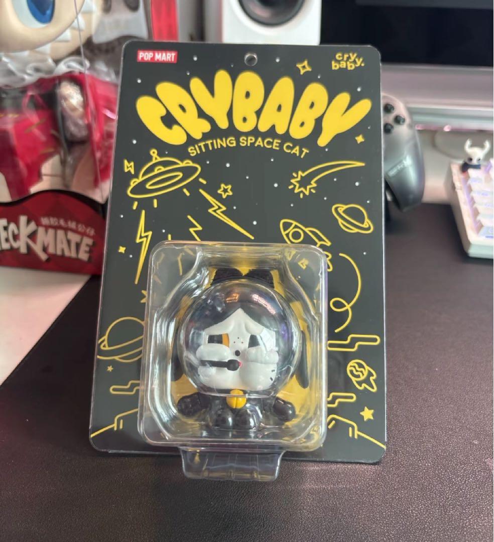 POPMART CRYBABY SITTING SPACE CAT限定フィギュア