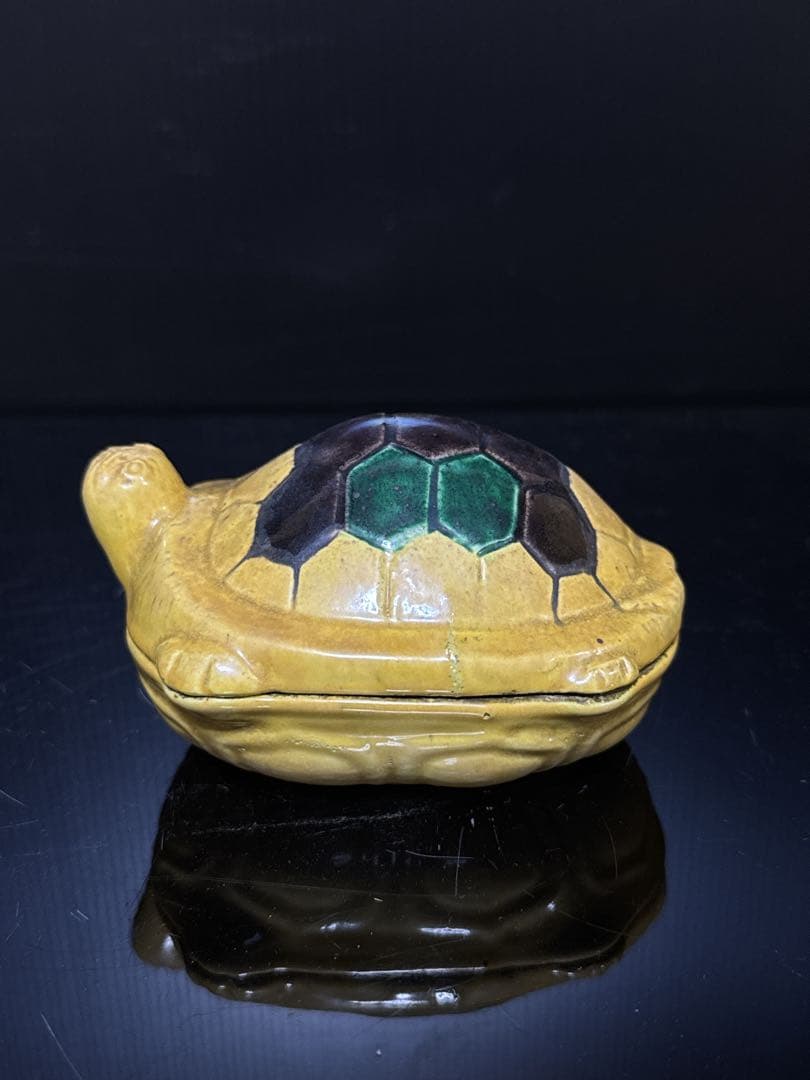 平安 真清水 蔵六 造 交跡 内金箔張 大亀 香合 桐共箱