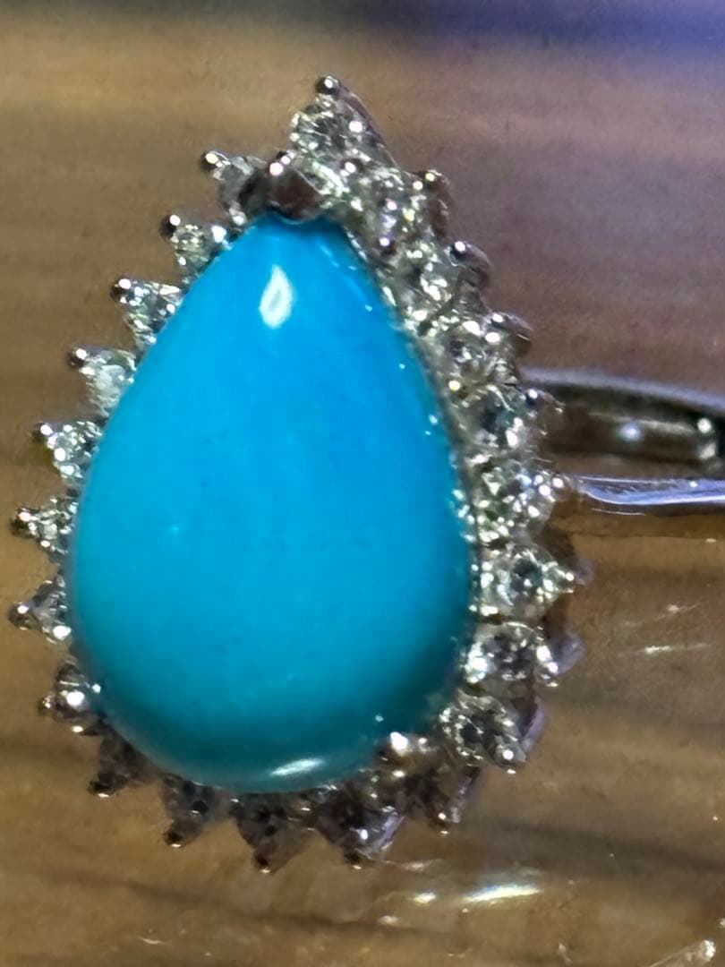 なかなか見つからない！貴重な天然石スリーティングビューティ、ターコイズ！リング