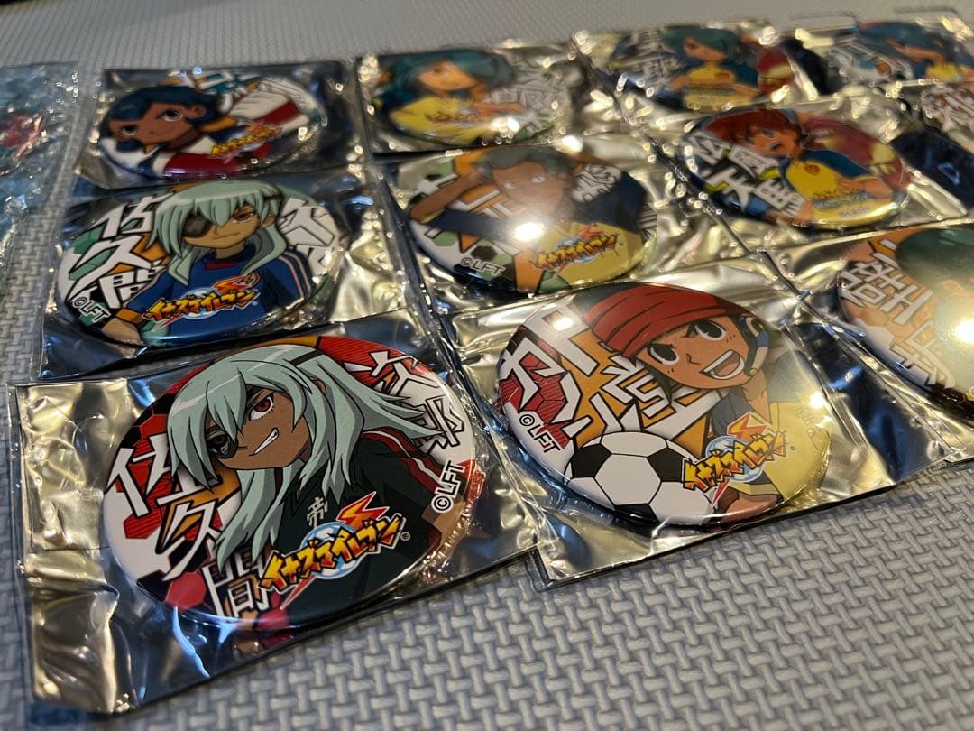 【バラ売り不可】イナズマイレブン　ドでか缶バッジ　64点セット