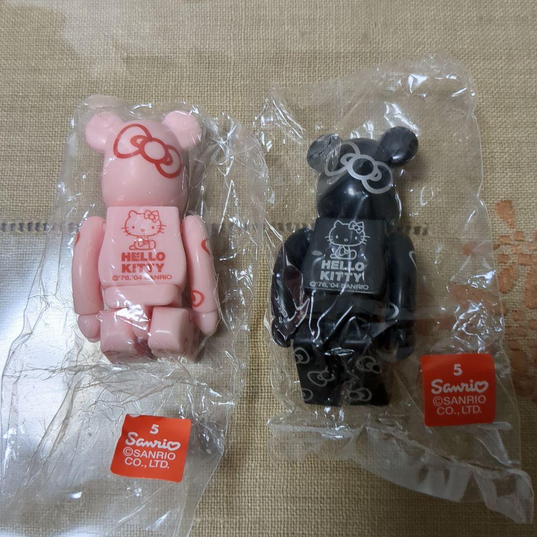 ベアブリックシリーズ9 　表裏CUTE HELLO KITTY　2体
