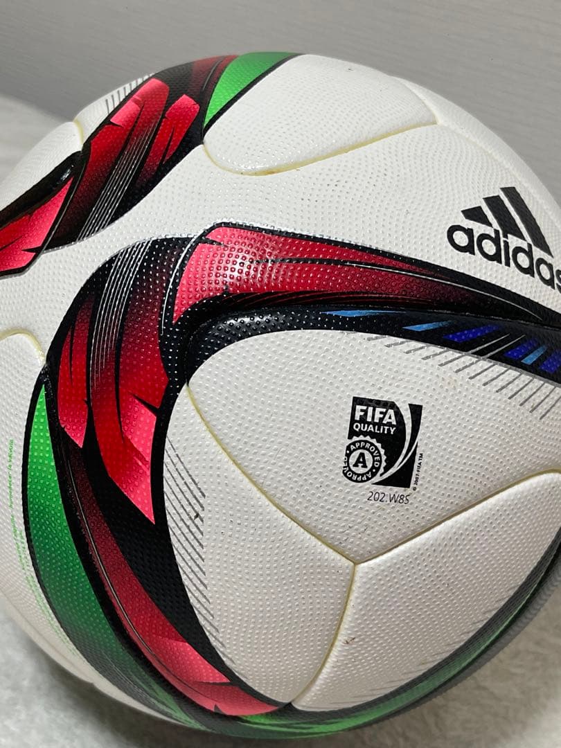 アディダスサッカーボール公式球 5号 CONEXT15 FINAL 2015 - メルカリ