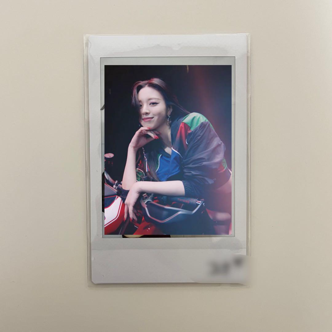 ITZY ユナ サイン入りチェキ Voltage