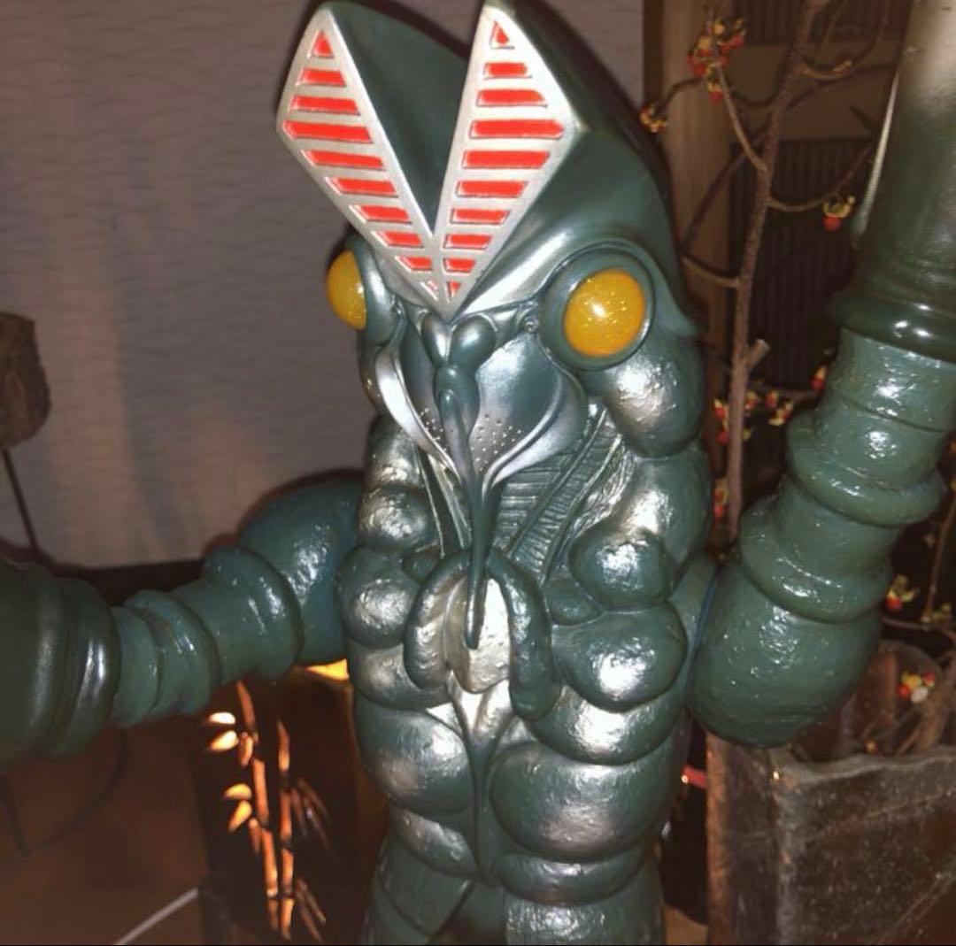 バルタン星人 高級フィギュア 時計おまけ付き