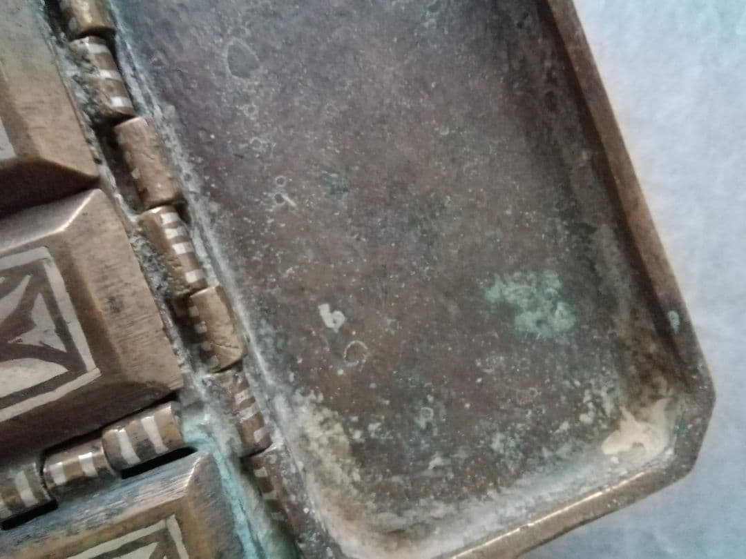 銀象嵌青銅ベタル箱、イスラム　フィリピン　ミンダナオ　アンティーク