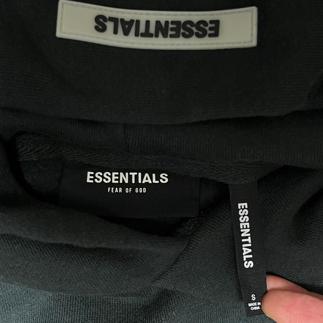 Fog Essentials ブラック黒パーカー人気ロゴ 反射フォント