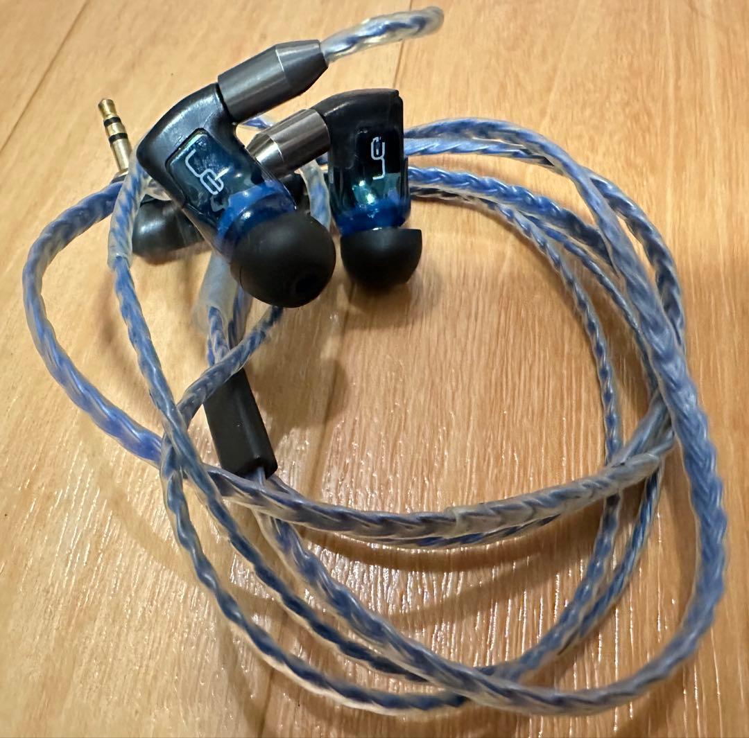 Ultimate Ears TripleFi 10(UE 10 Pro) 中古品 Ultimate ears TRIPLE