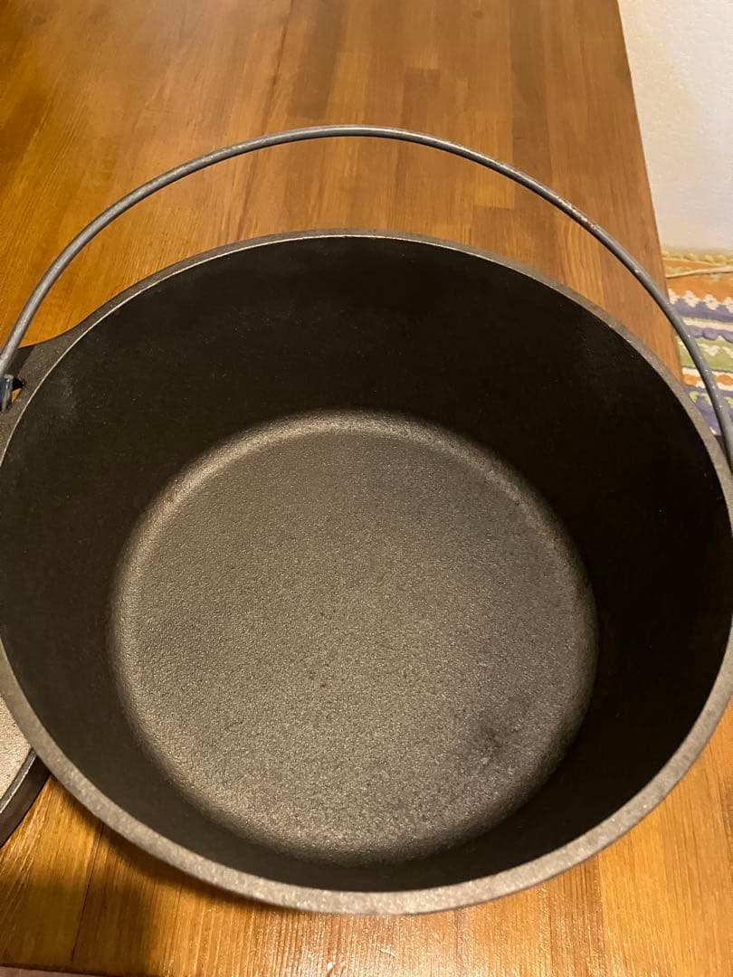 未使用・錆あり/ LODGEのダッチオーブンとスキレット（蓋付）のセット