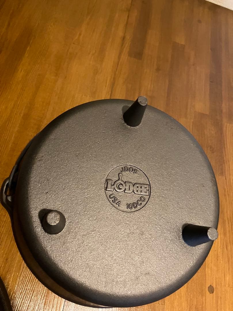 未使用・錆あり/ LODGEのダッチオーブンとスキレット（蓋付）のセット